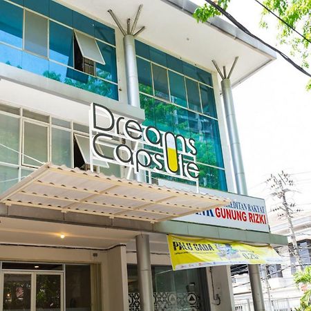 三宝垄 新邦利马迪潘斋坦红多兹青年旅馆酒店 外观 照片